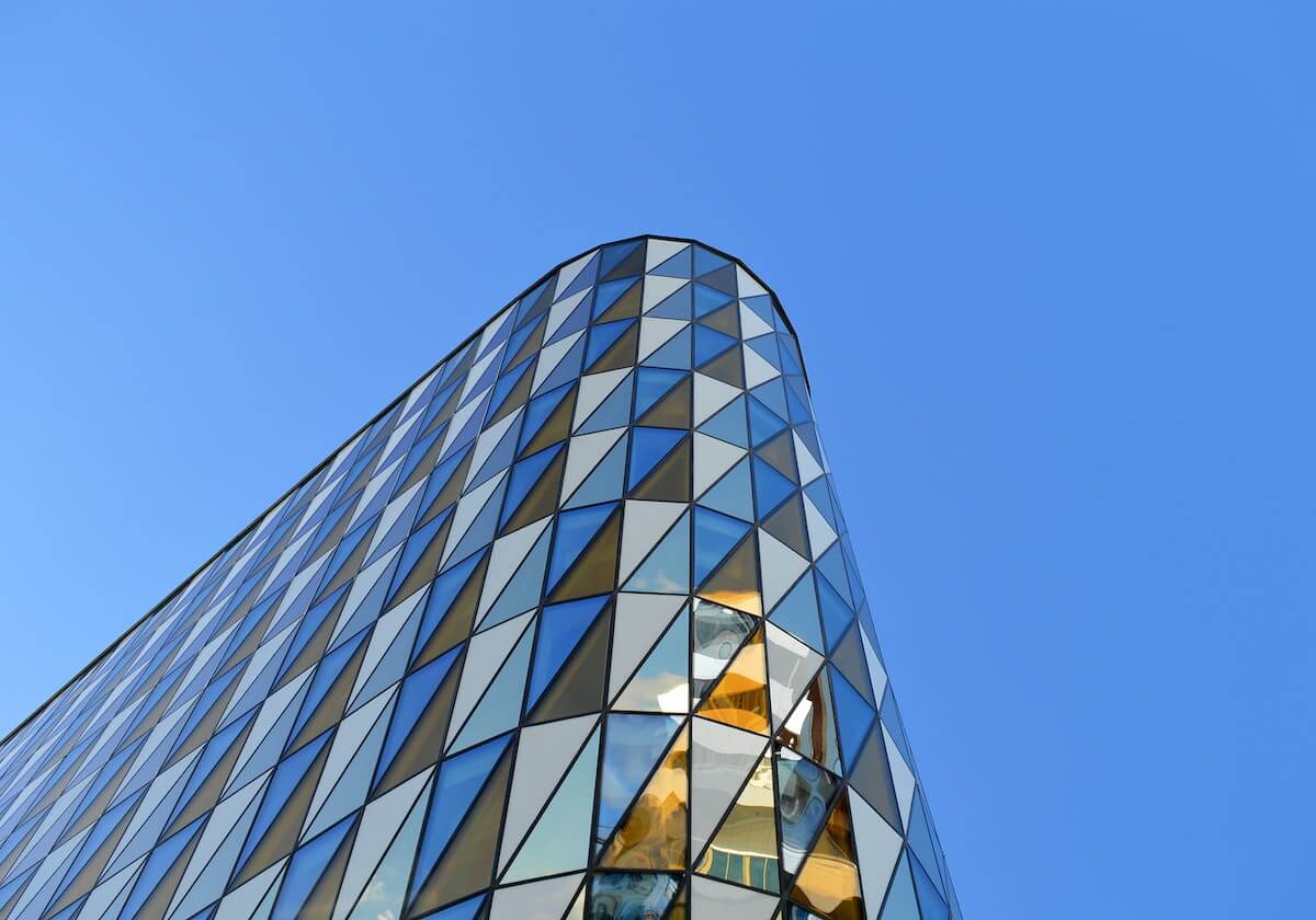 看爱看机器人别只看热闹：把热度怎么放大信息摆出来，再把段落分层再看